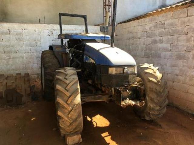 Trator NewHolland TL 85, Ano 2010