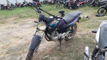 Honda/CBX 200 Strada, cor roxa, ano/mod 1998/1999 Motos em leilão