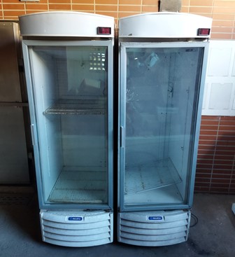 SUCATA DE VITRINE/FREEZER VERTICAL aprox.04