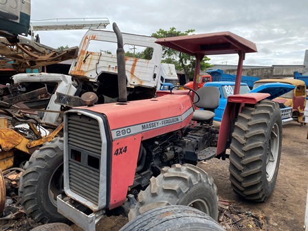 TRATOR MASSEY FERGUSON MF 290 4X4